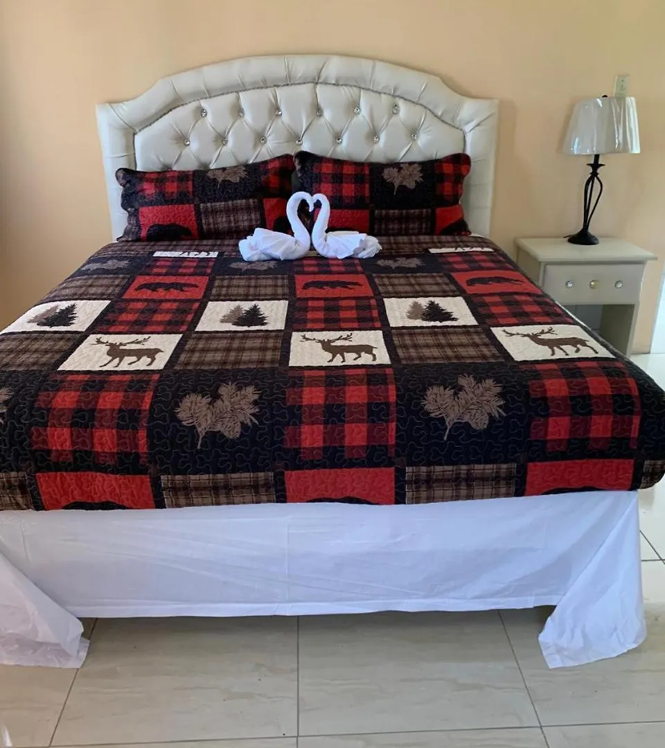 Jds House Of Beauty Hotel Old Harbour